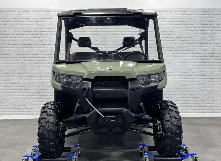 2017 BRP CAN-AM DEFENDER HD-5 EFI + 4WD + DPS + 3 PASSAGERS + SEULEMENT 4697 KM + RARE & PROPRE 