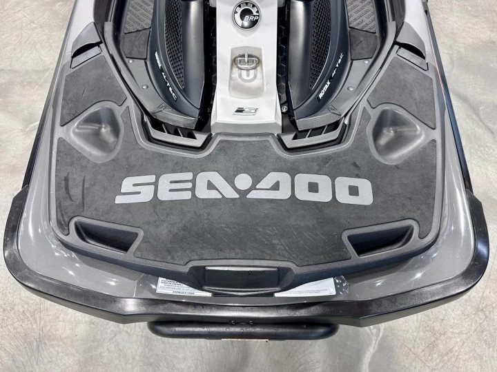 2013 BRP SEA-DOO GTX LIMITED 260 HP I.S = SUSPENSION INTELLIGENTE + IBR + VTS + SEULEMENT 136 HR + 3 PASSAGERS + RARE & A1 