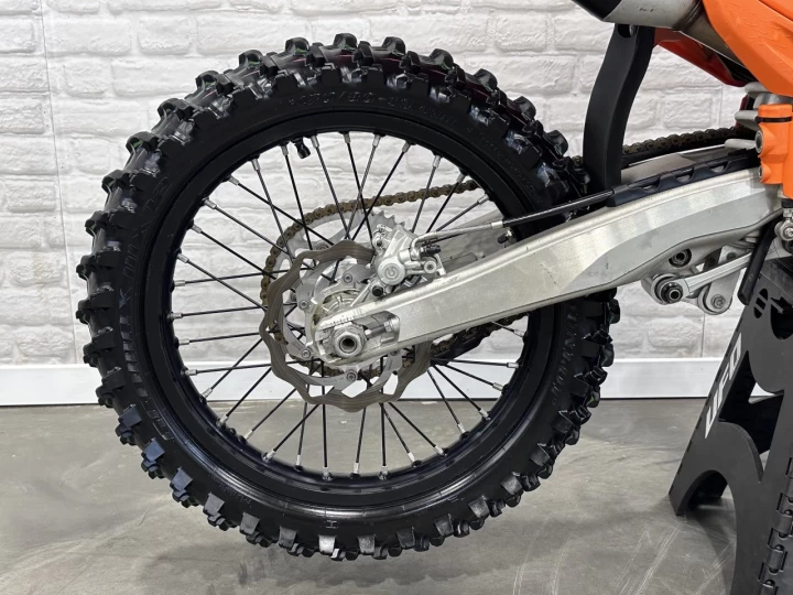 2023 KTM 350 SX-F EFI + 4 TEMPS + SEULEMENT 35 HR + MX - MOTOCROSS - ENDURO + RARE 