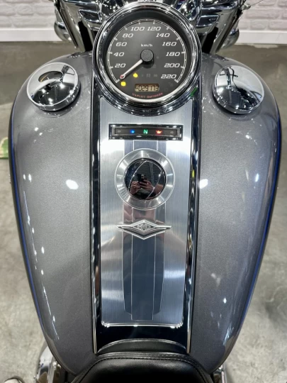 2022 HARLEY DAVIDSON FLHR ROAD KING 107 p.c = 1746 cc EFI + SEULEMENT 29173 KM + RARE & A1 
