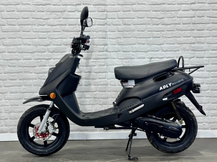 2026 ADLY SCOOTER BULLSEYE GTC 50 cc + 2 TEMPS + NEUF 0 KM + EN INVENTAIRE & LIVRAISION RAPIDE 