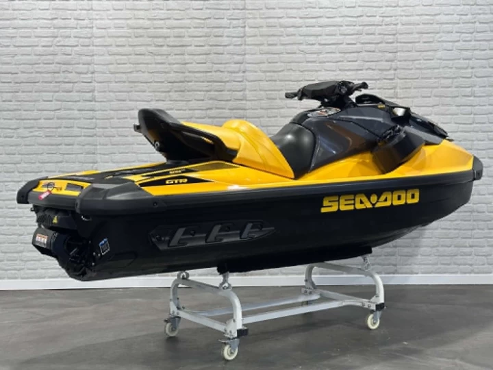 2022 BRP SEA-DOO GTR 230 H.P + IBR + VTS + AUDIO + 3 PASSAGERS + SEULEMENT 65 HR + RARE & A1 