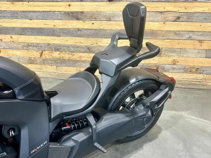 2022 BRP CAN-AM RYKER SPORT 900 ACE EFI + SEULEMENT 8724 KM + ENSEMBLE CARBON + BANC PASSAGER + MUFFLLER + A1 