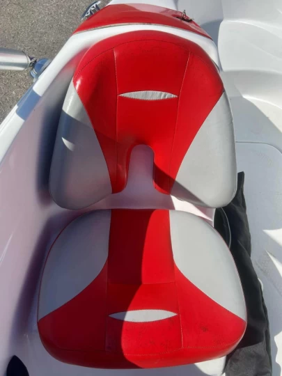 2007 BRP SEA-DOO SPEEDSTER 150 ROTAX 215 HP + TOUR + TOIT BIMINI + RADIO + REMORQUE + SEULEMENT 98 HEURES 