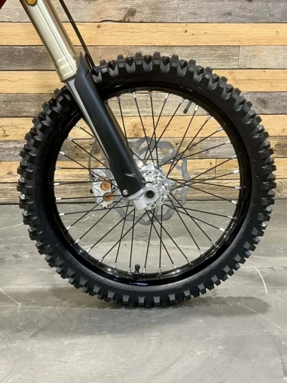 2025 STARK FUTURE VARG EX 60 HP @ 80 HP + LÉGALE SUR LA ROUTE + NEUF 0 KM + GARANTIE 2 ANS 