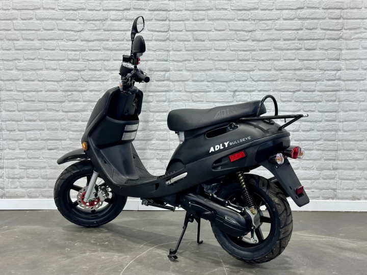 2026 ADLY SCOOTER BULLSEYE GTC 50 cc + 2 TEMPS + NEUF 0 KM + EN INVENTAIRE & LIVRAISION RAPIDE 