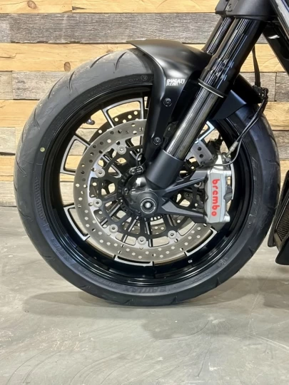 2017 DUCATI DIAVEL 1198 EFI + EDITION DARK + 42259  KM + PNEU 240 mm ARRIERE NEUF 0 KM + RARE & CONDITION A1 