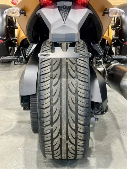 2008 BRP CAN-AM SPYDER RS-S / SM-5 MANUELLE @ CLUTCH + FOX PODIUM + 44585 KM + COULEUR RARE & A1 