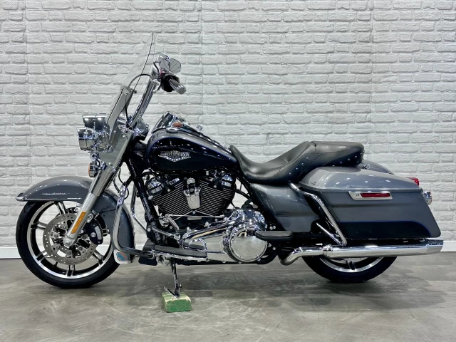 HARLEY DAVIDSON FLHR ROAD KING 107 p.c = 1746 cc EFI + SEULEMENT 29173 KM + RARE & A1  2022