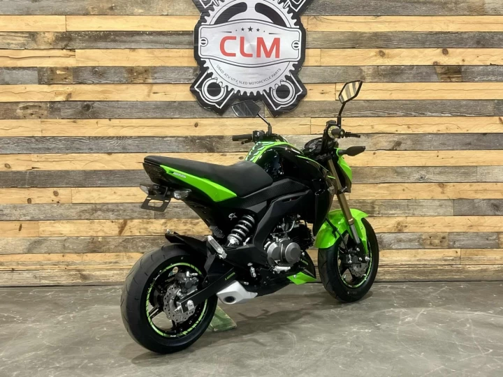 2017 KAWASAKI Z125 PRO + 4 VITESSES + SEULEMENT 4394 KM + RARE & CONDITION A1 