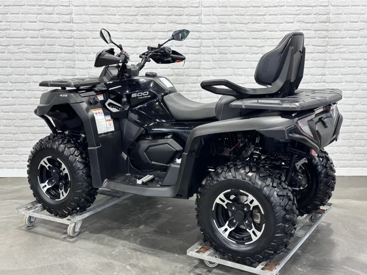 2023 CF MOTO C-FORCE 600 EFI TOURING + 4WD + EPS + 1959 KM + 2 PASSAGERS + GARANTIE 2028 + RARE & A1 