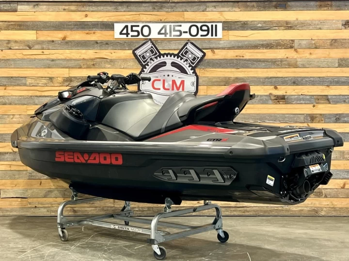 2026 BRP SEA-DOO GTR-X 300 HP + IBR + VTS + AUDIO PREMIUM + 3 PASSAGERS + 4 HR SEULEMENT + GARANTIE + RARE & A1 