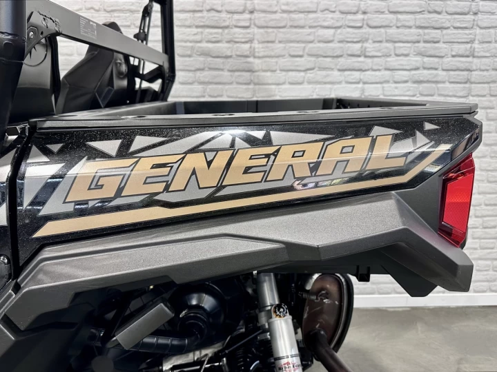 2023 POLARIS GENERAL XP 1000 EFI PREMIUM DELUXE + 4WD + EPS + AUDIO + SEULEMENT 3425 KM + RARE & A1 