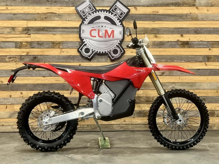 2025 STARK FUTURE VARG EX 60 HP @ 80 HP + LÉGALE SUR LA ROUTE + NEUF 0 KM + GARANTIE 2 ANS 