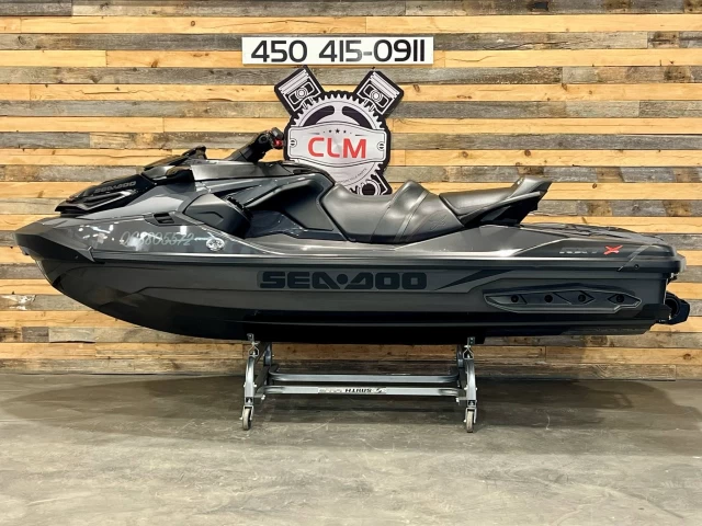 BRP SEA-DOO RXT-X 300 HP + IBR + VTS + AUDIO PREMIUM + ENSEMBLE TECH + 3 PASSAGERS + 46 HR SEULEMENT  2022