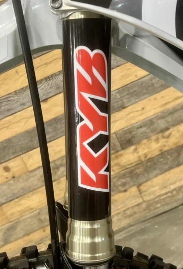 2023 STARK FUTURE VARG ALPHA 80 HP VE-EV-VEHICULE ELECTRIQUE - MX - MOTOCROSS - ENDURO + SEULEMENT 36 HR + CONDITION A1 