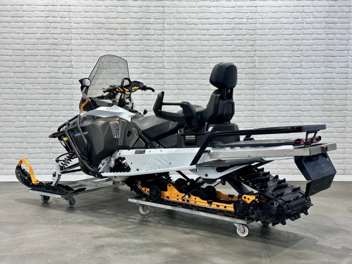 2023 BRP SKI-DOO EXPEDITION S.E = SPECIAL EDITION 900 ACE TURBO EFI 130 HP WT = WIDE TRACK 154'' X 20'' + BANC PASSAGER + 7555 KM + COULEUR RARE & A1 