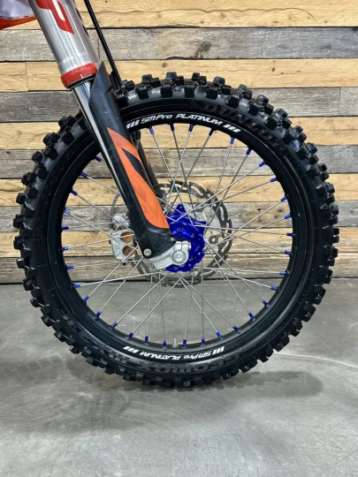2022 KTM 350 XC-F EFI + 4 TEMPS + SEULEMENT 22 HR + BEAUCOUP D'OPTIONS $$$ INCLUSES + A1 