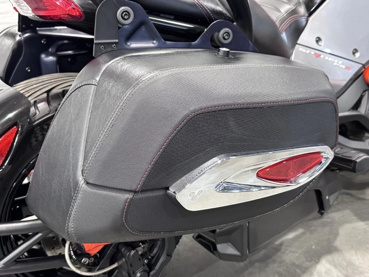2015 BRP CAN-AM SPYDER F3-S SE-6 (SEMI-AUTOMATIQUE) + ROTAX 1330 cc + FOX + PARE-BRISE + DOSSIER + RARE & A1 