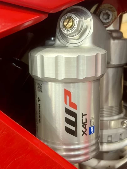 2023 GASGAS EC 300 EFI + 2 TEMPS A INJECTION D'HUILE + DEMARREUR ELECTRIQUE + SEULEMENT 20 HR + RARE & A1 