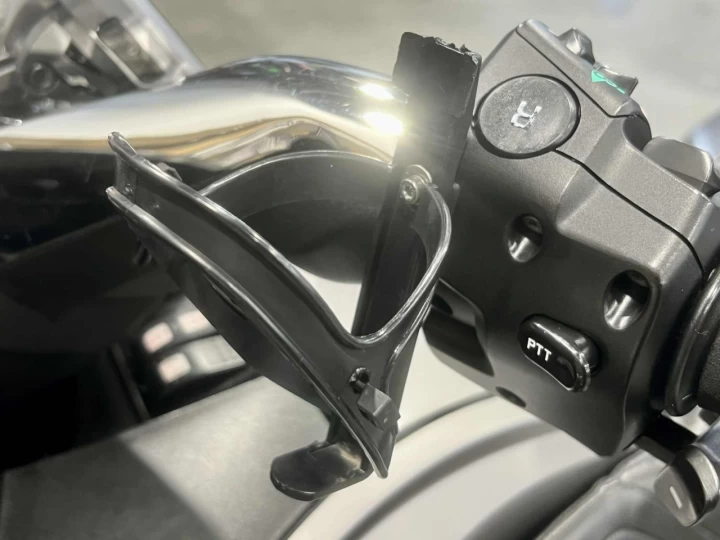 2014 BRP CAN-AM SPYDER RT LIMITED SE-6 (SEMI-AUTOMATIQUE) + ROTAX 1330 cc ACE EFI + SEULEMENT 37938 KM + GPS ZUMO + ENSEMBLE CHROME 