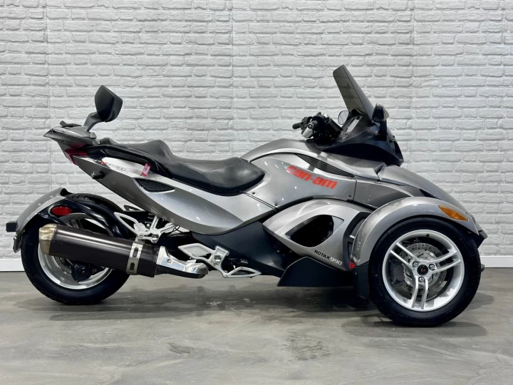 2011 BRP CAN-AM SPYDER RS - ROADSTER SE-5 (SEMI-AUTOMATIQUE) SEULEMENT 29289 KM + RARE & IMPECCABLE A1 