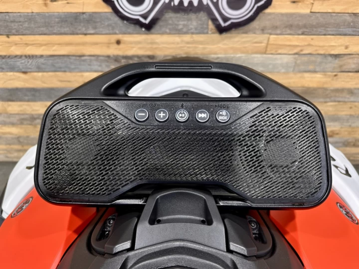 2024 BRP SEA-DOO SPARK TRIXX + IBR + VTS + PREMIUM AUDIO + MODE TRIXX + 12 HR SEULEMENT + COULEURES RARE & A1 