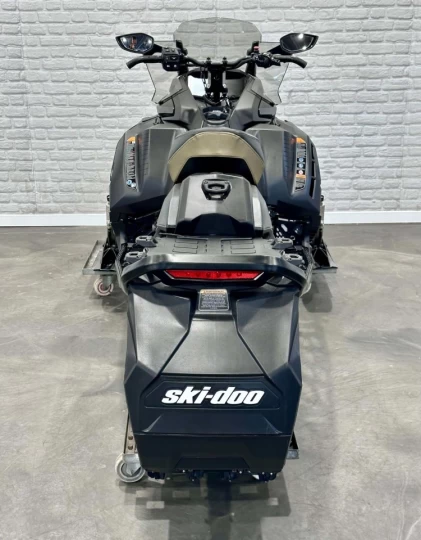 2026 BRP SKI-DOO RENEGADE ENDURO 900 ACE EFI 137'' + ECRAN 10'' + SUSPENSION A AIR + BAS KM + RARE & A1 