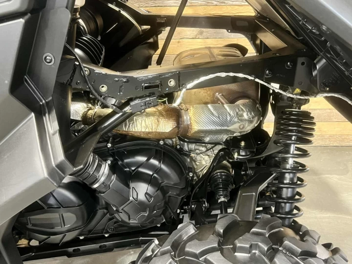 2021 BRP CAN-AM COMMANDER XT 1000R EFI + 4X4 + DPS + 5439 KM + CONDITION A1 
