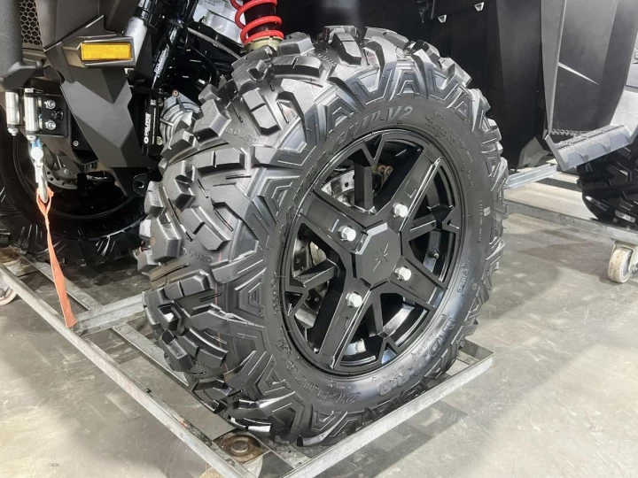 2023 POLARIS SPORTSMAN 850 EFI ULTIMATE TRAIL + 4X4 + EPS + SEULEMENT 534 KM / 34 HR + CONDITION A1 