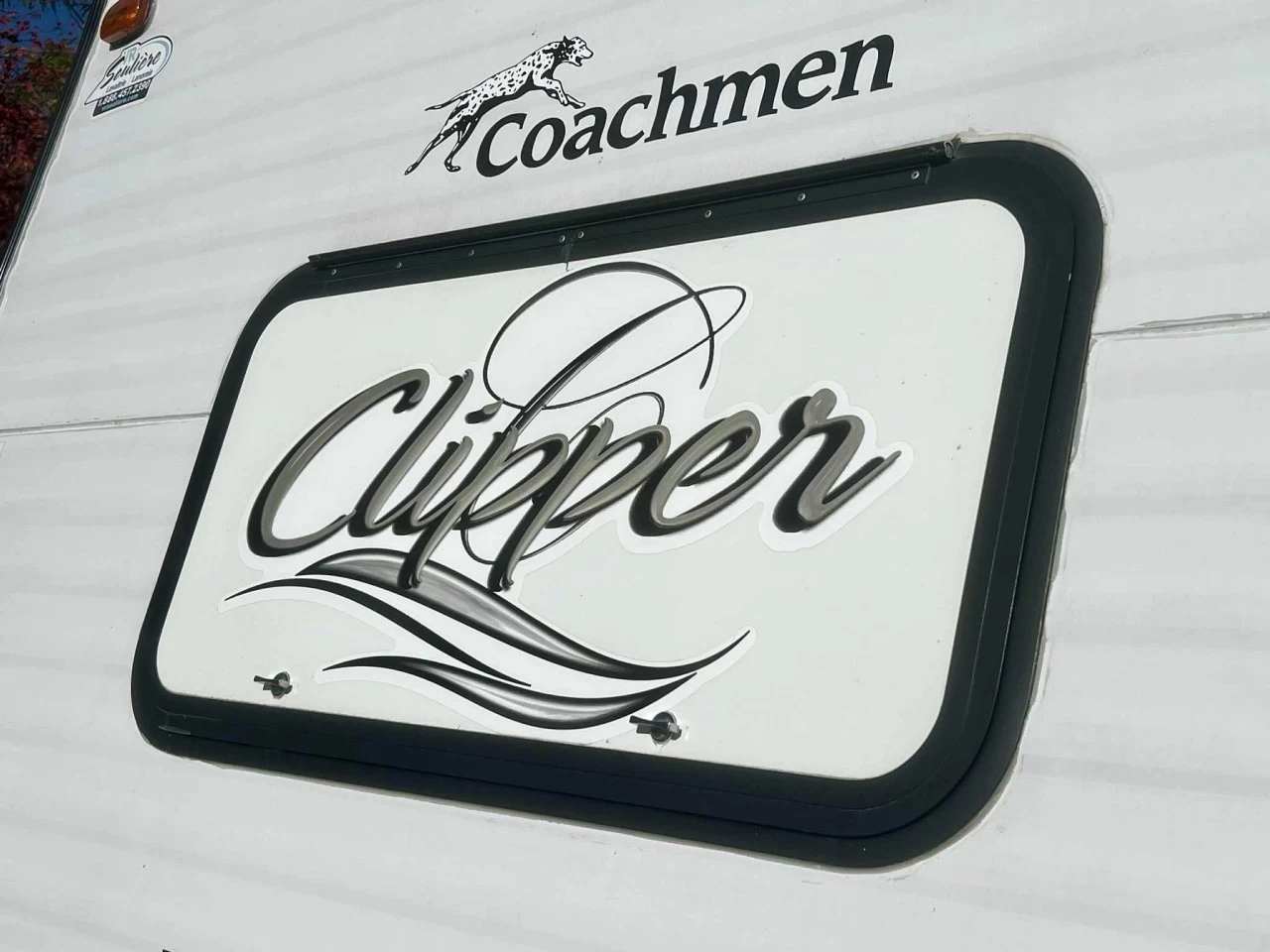 2017 FOREST RIVER COACHMAN CLIPPER 17 BH + BUNK BEDS + COUCHE 5 PERSONNE + COULEUR MODERNE + CONDITION A1  Image principale