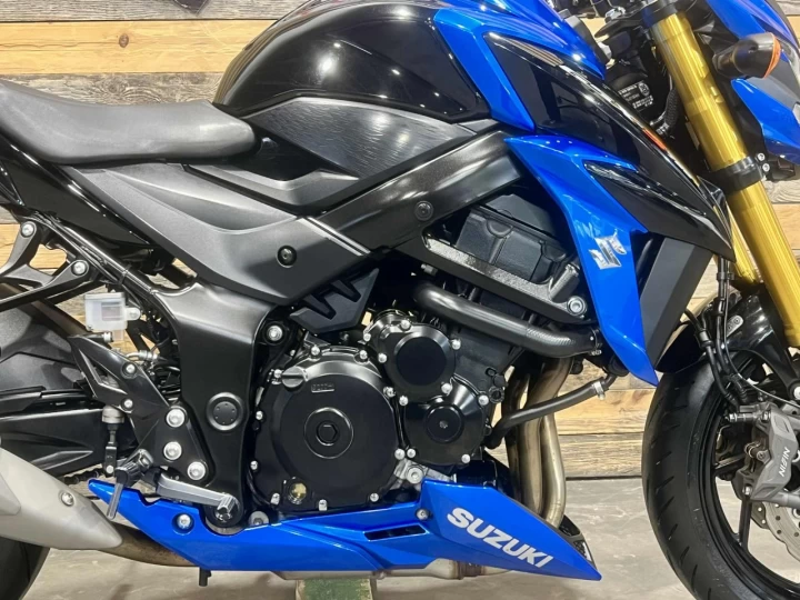 2018 SUZUKI GSX-S 750 A.B.S + PETITE PLAQUE + SEULEMENT 16201 KM 