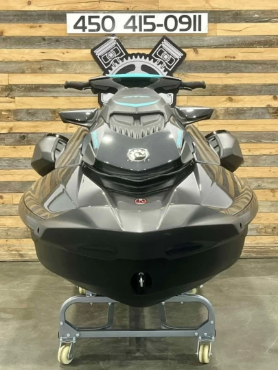 2025 BRP SEA-DOO GTR 230 H.P + IBR + VTS + AUDIO PREMIUM + 3 PASSAGERS + SEULEMENT 59 HR + RARE & A1 