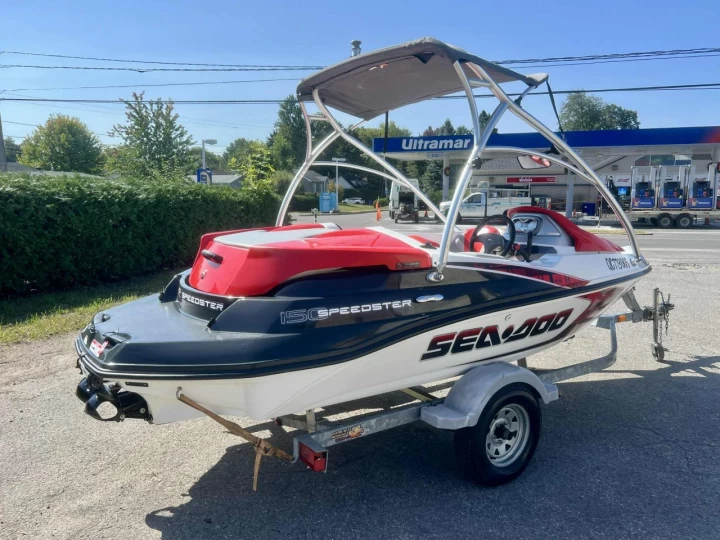 2007 BRP SEA-DOO SPEEDSTER 150 ROTAX 215 HP + TOUR + TOIT BIMINI + RADIO + REMORQUE + SEULEMENT 98 HEURES 