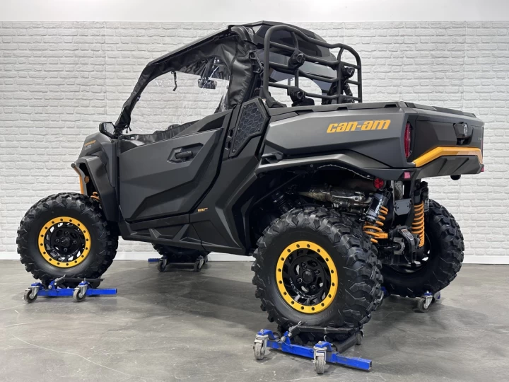 2025 BRP CAN-AM COMMANDER XT-P 1000R EFI + 4WD + DPS + FOX + CABINE + SEULEMENT 1049 KM + RARE & IMPECCABLE A1 