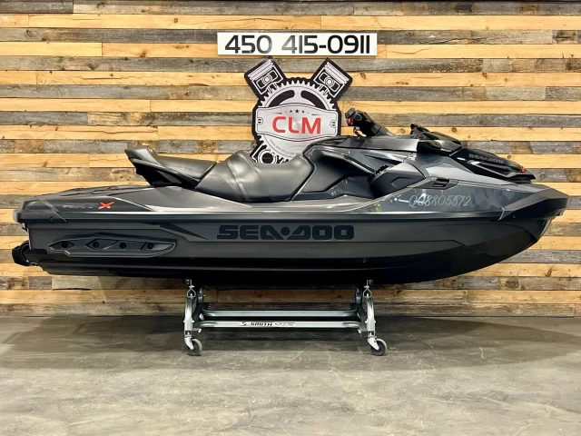 BRP SEA-DOO RXT-X 300 HP + IBR + VTS + AUDIO PREMIUM + ENSEMBLE TECH + 3 PASSAGERS + 46 HR SEULEMENT  2022