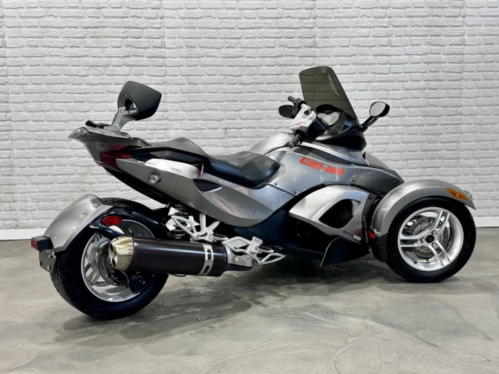 2011 BRP CAN-AM SPYDER RS - ROADSTER SE-5 (SEMI-AUTOMATIQUE) SEULEMENT 29289 KM + RARE & IMPECCABLE A1 
