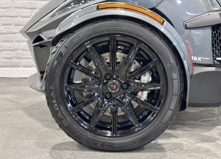 2018 BRP CAN-AM SPYDER RT LIMITED EDITION DARK SE-6 (SEMI-AUTOMATIQUE) ROTAX 1330 cc ACE EFI + 56197 KM + RARE & A1 