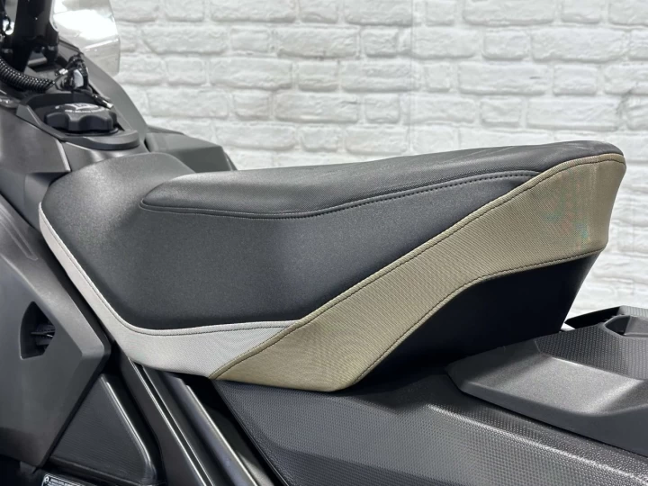 2026 BRP SKI-DOO RENEGADE ENDURO 900 ACE EFI 137'' + ECRAN 10'' + SUSPENSION A AIR + BAS KM + RARE & A1 
