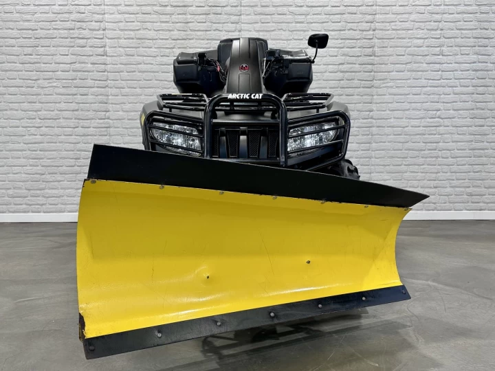 2015 ARCTIC CAT MUD PRO 1000 EFI LIMITED + 4WD + EPS + SEULEMENT 2871 KM + PELLE A NEIGE + 2 PASSAGERS + RARE & A1 
