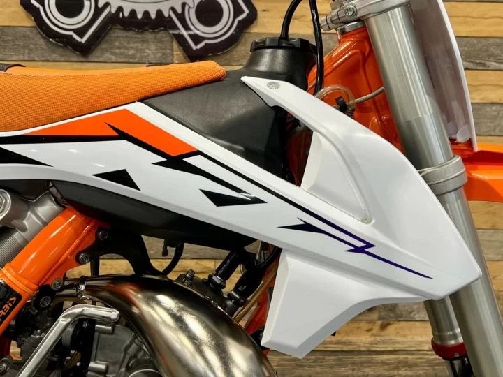 2022 KTM 85 SX MX-MOTOCROSS / ROUE 14'' & 17'' + SEULEMENT 35 HR + RARE & A1 