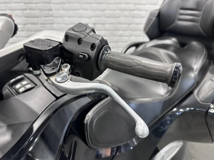 2010 BRP CAN-AM SPYDER RT-S SM-5 (MANUELLE A CLUTCH) + SUSPENSION A AIR + 51197 KM + RARE & A1 