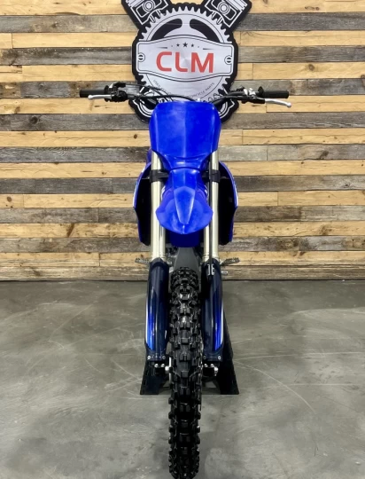 2025 YAMAHA YZ 450F EFI + 4 TEMPS + SEULEMENT 21 HR + RARE & CONDITION A1 