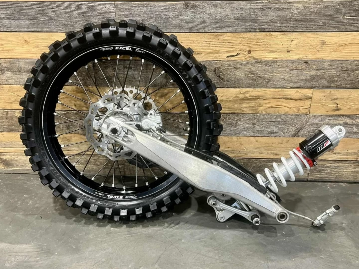 2019 KTM SX-F 450 EFI + 4 TEMPS + SEULEMENT 92 HR + BEAUCOUP D'OPTIONS $$$ + RARE & CONDITION A1 