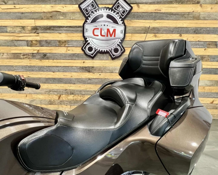 2013 BRP CAN-AM SPYDER RT LIMITED SE-5 (SEMI-AUTOMATIQUE) + SEULEMENT 45618 KM + COULEUR RARE & CONDITION A11 