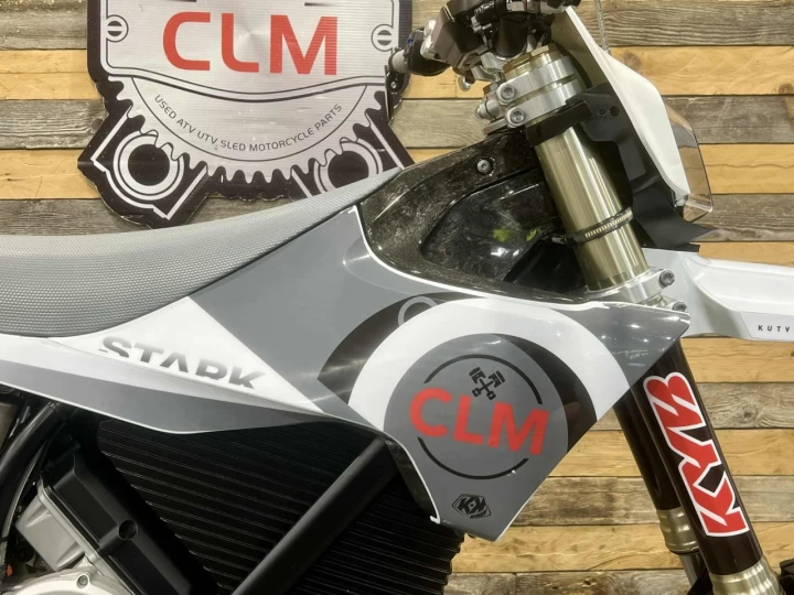 2023 STARK FUTURE VARG ALPHA 80 HP VE-EV-VEHICULE ELECTRIQUE - MX - MOTOCROSS - ENDURO + SEULEMENT 36 HR + CONDITION A1 