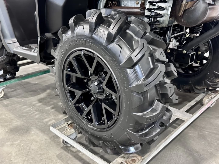 2026 BRP CAN-AM OUTLANDER X-MR 700 EFI + 4WD + DPS + SEULEMENT 815 KM + GARANTIE B.E.S.T 2030 + RARE & A1 