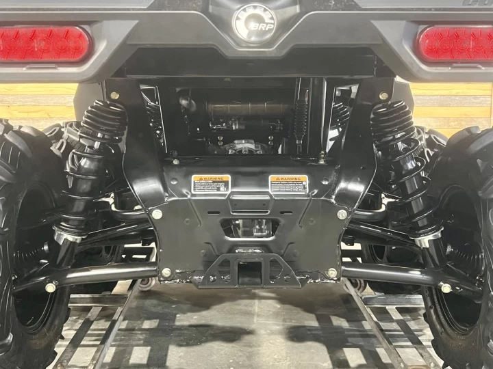 2022 BRP CAN-AM DEFENDER HD-10 + DPS + 6X6 + SEULEMENT 2556 KM + ULTRA RARE & A1 