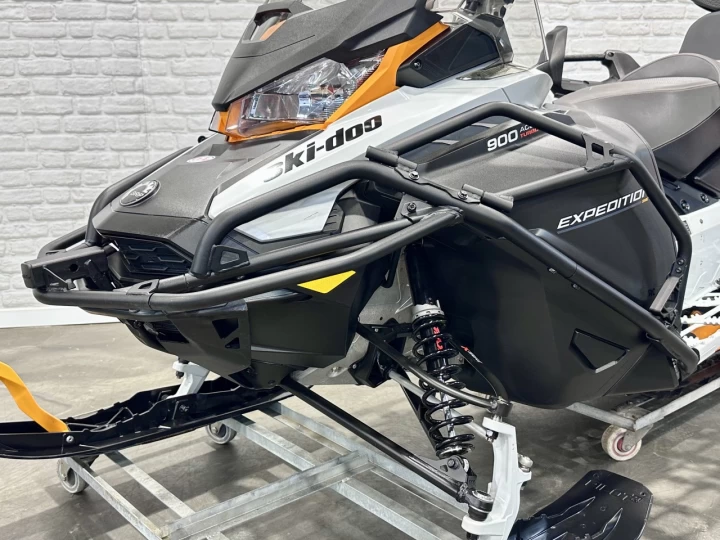 2023 BRP SKI-DOO EXPEDITION S.E = SPECIAL EDITION 900 ACE TURBO EFI 130 HP WT = WIDE TRACK 154'' X 20'' + BANC PASSAGER + 7555 KM + COULEUR RARE & A1 