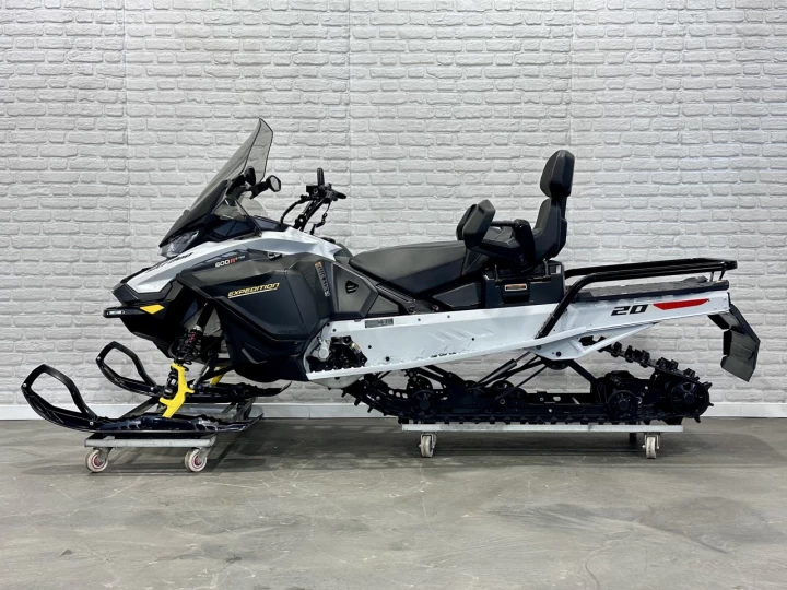 2025 BRP SKI-DOO EXPEDITION L.E 600R E-TEC WT-WIDE TRACK 154'' X 20'' + 740 KM + BANC PASSAGER + RARE & A1 